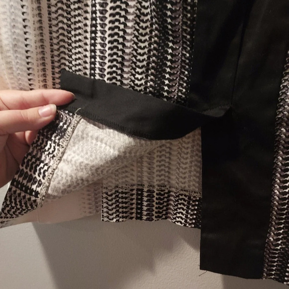 eci New York Black and White Printed Pencil Skirt in Size 14 - Picture 8 of 10